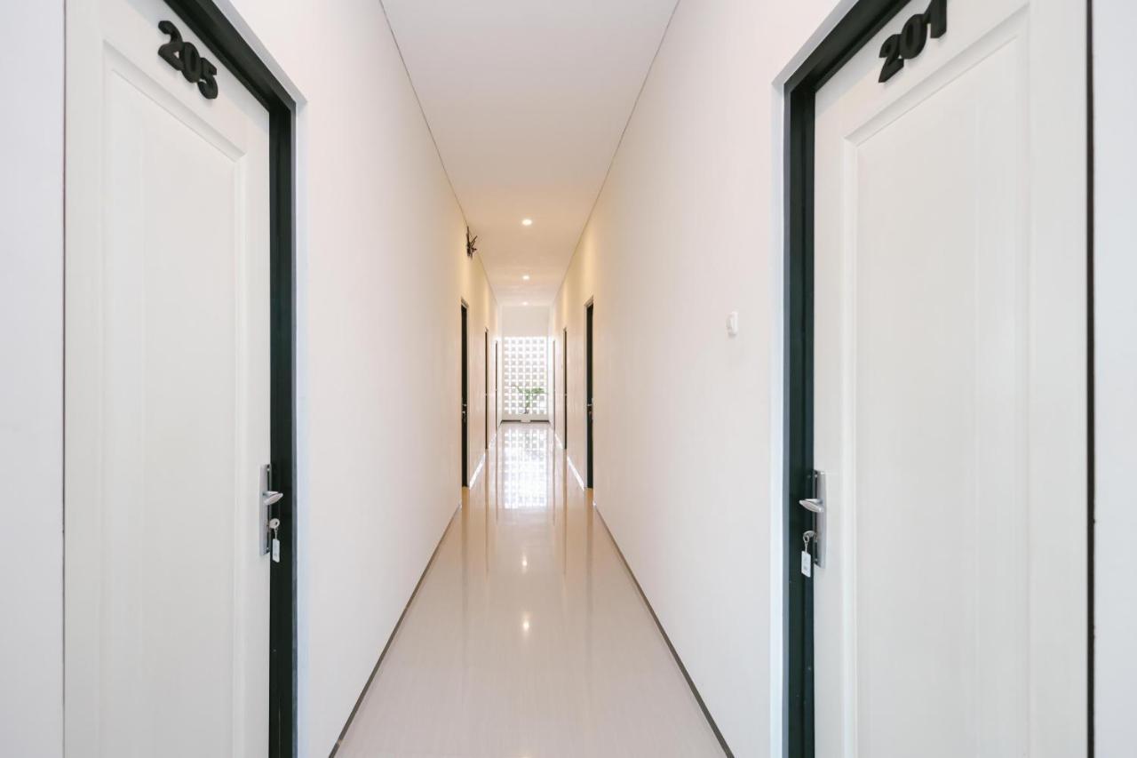 Hotel Urbanview B Syariah Lumajang By Reddoorz Exterior foto
