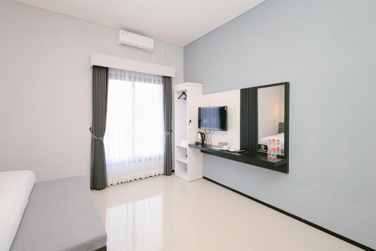 Hotel Urbanview B Syariah Lumajang By Reddoorz Exterior foto